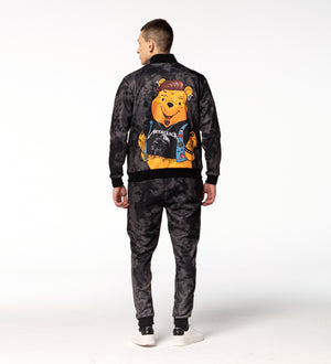Fekete Winnie the Metal szett férfi modellen