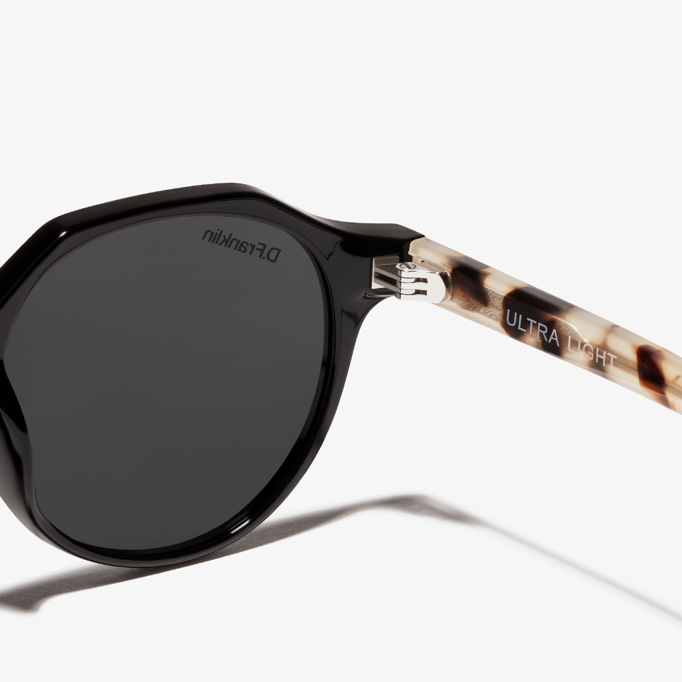 Fekete kerek szögletes D.Franklin napszemüveg Ultra Light Black