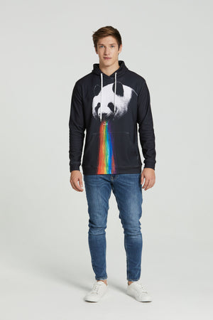 Szivárványt hányó panda fekete kapucnis pulóver férfi modellen